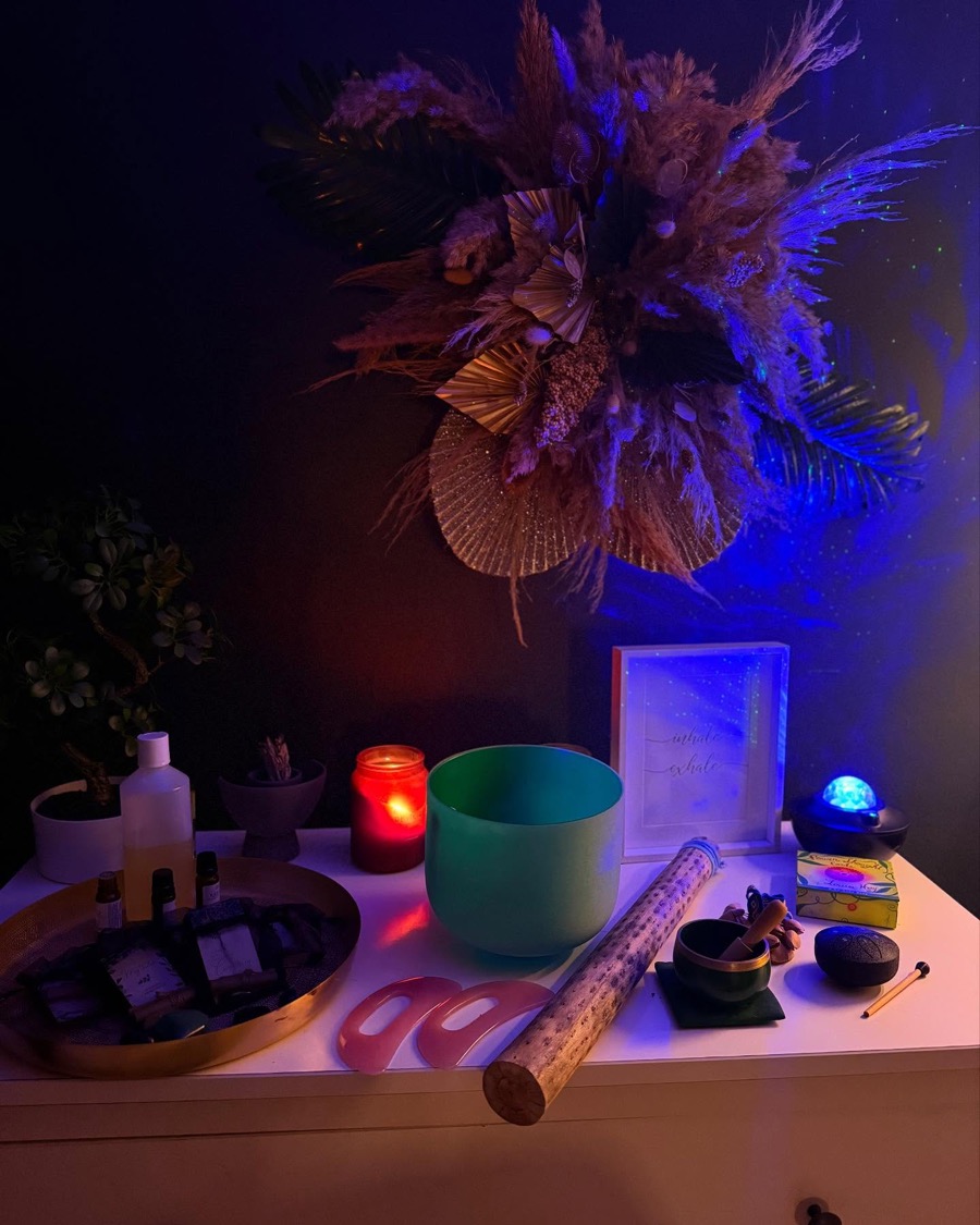 The candlelit treatment room